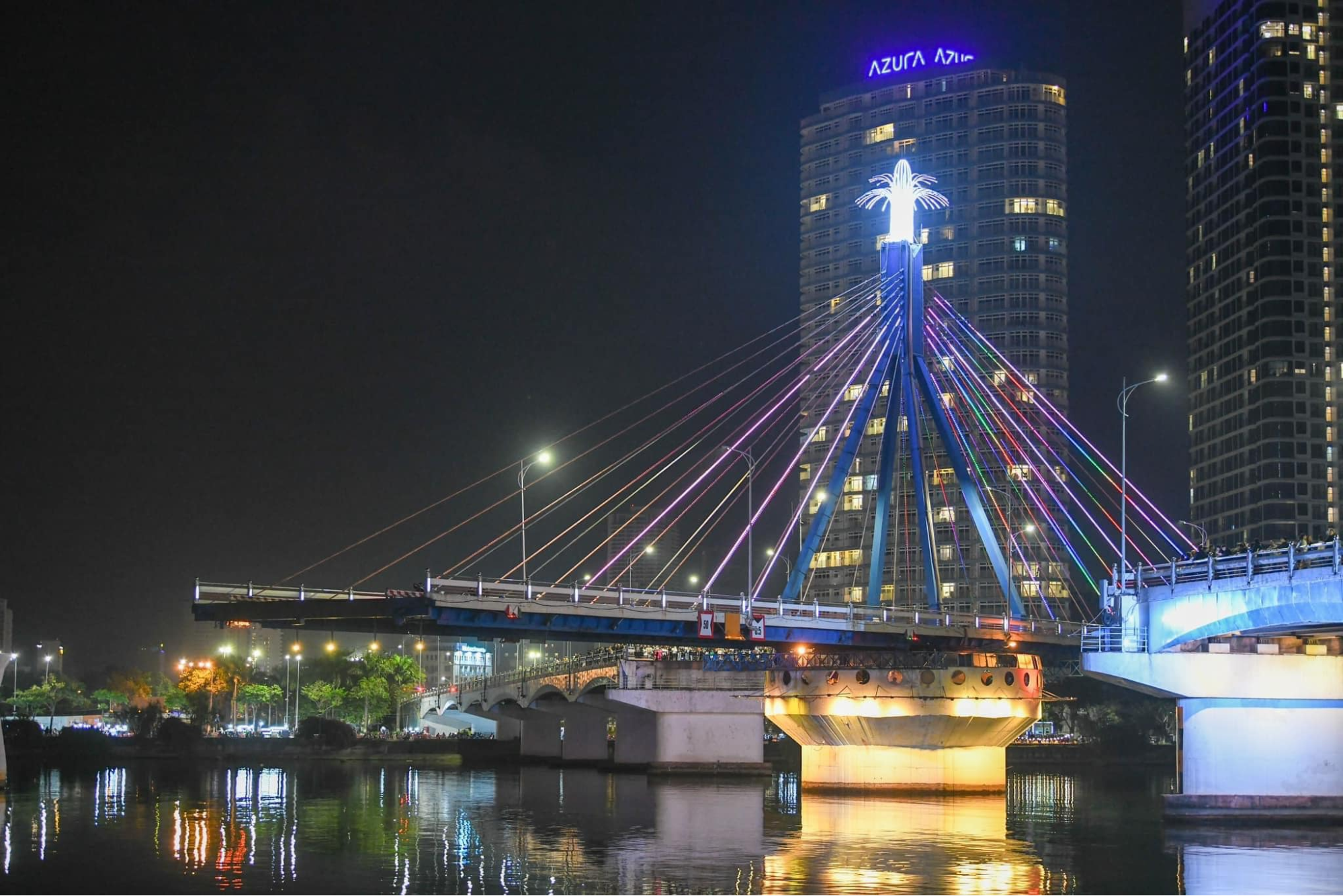 Cầu Sông Hàn quay lúc mấy giờ?