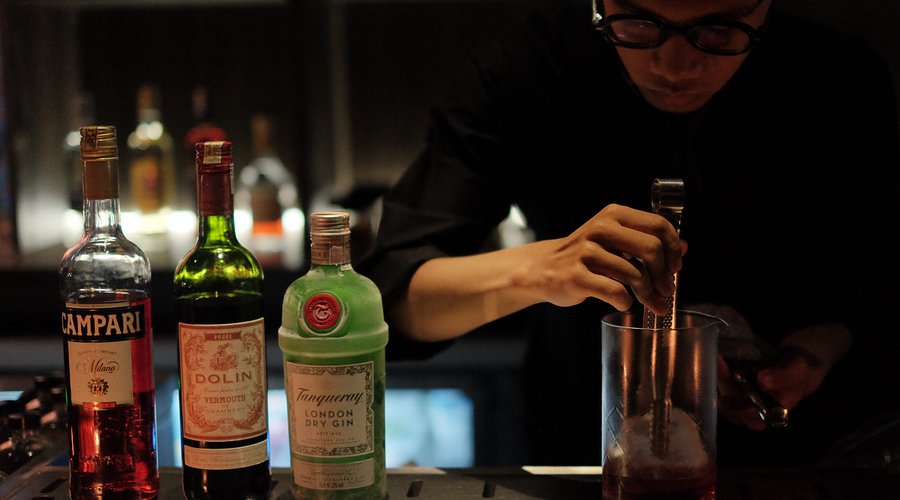 Uống cocktail đà nẵng