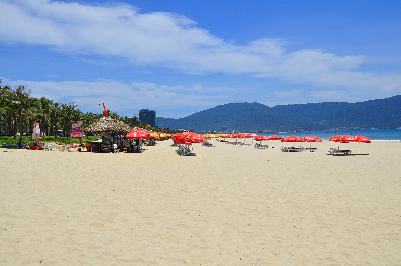 Bãi biển Xuân Thiều