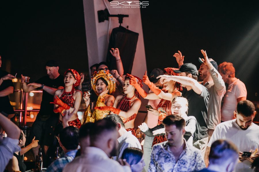 đi bar nên đi từ mấy giờ