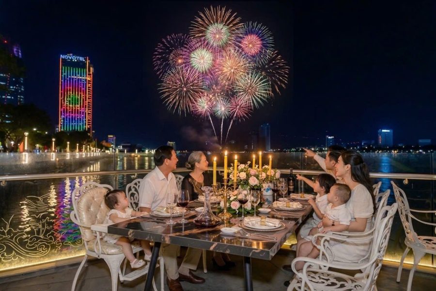 View ngắm pháo hoa từ Memory Lounge Đà Nẵng