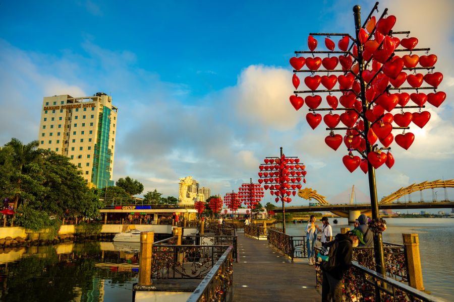 Bach Dang Riverside Da Nang city