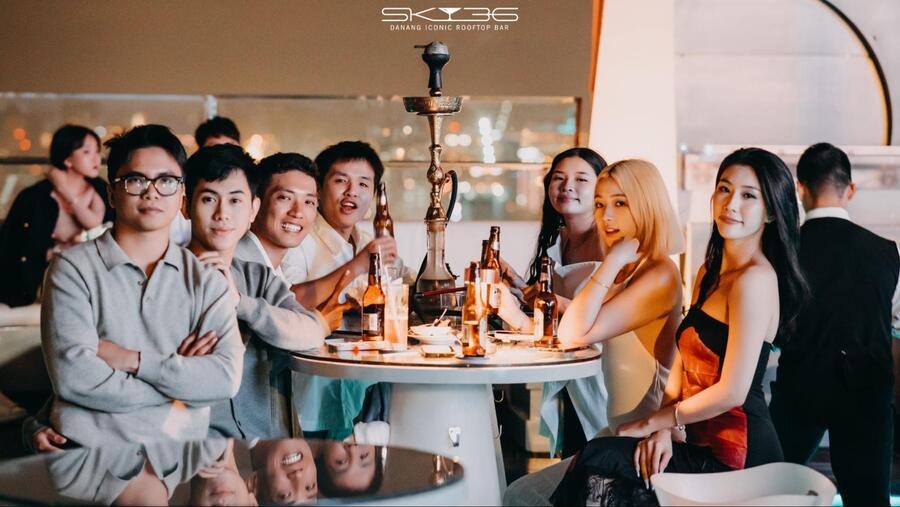 Đi bar không nên uống quá say